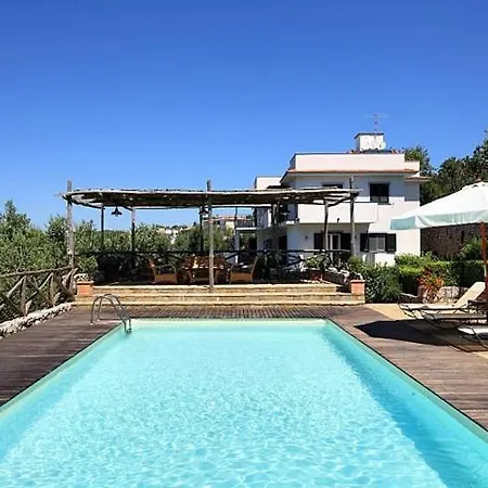 Sleeps 4 Pool Air Con Wifi Appartamento