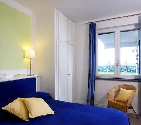 Sleeps 4 Pool Air Con Wifi