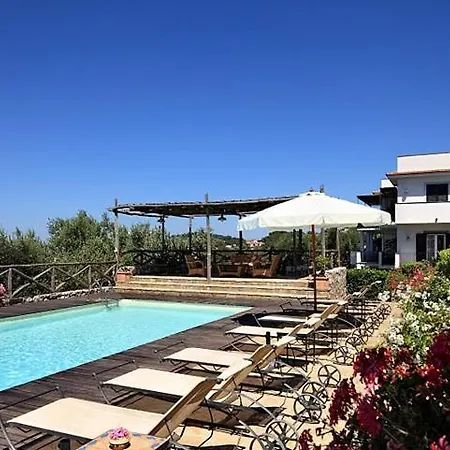 Sleeps 4 Pool Air Con Wifi *